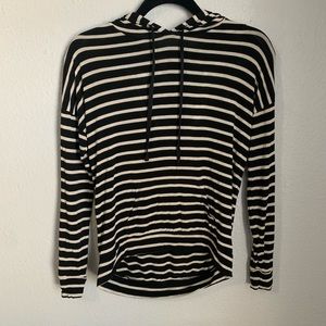 Juniors’ Striped Drop Shoulder Knit Pullover